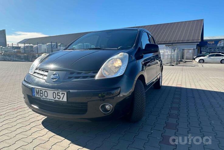 Nissan Note E11 Hatchback