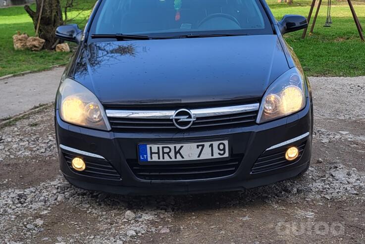Opel Astra H Hatchback