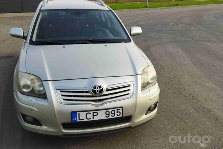 Toyota Avensis 2 generation wagon