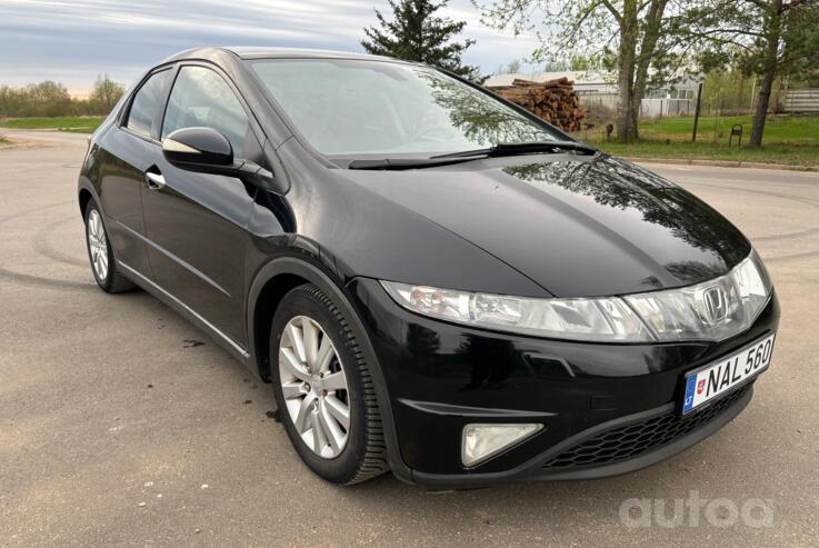 Honda Civic 8 generation Hatchback 5-doors