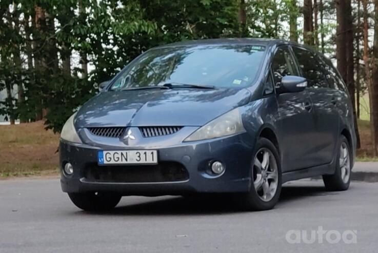 Mitsubishi Grandis 1 generation Minivan
