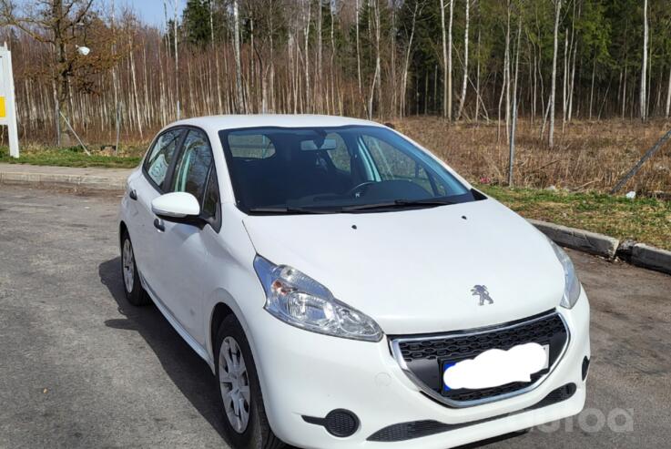 Peugeot 208 1 generation Hatchback 5-doors