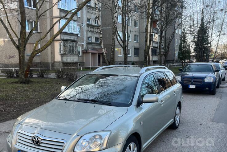 Toyota Avensis 2 generation wagon