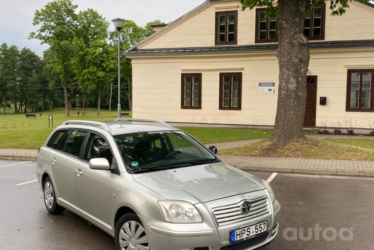 Toyota Avensis 2 generation wagon