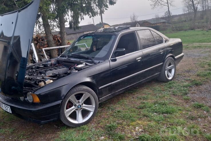 BMW 5 Series E34 Sedan