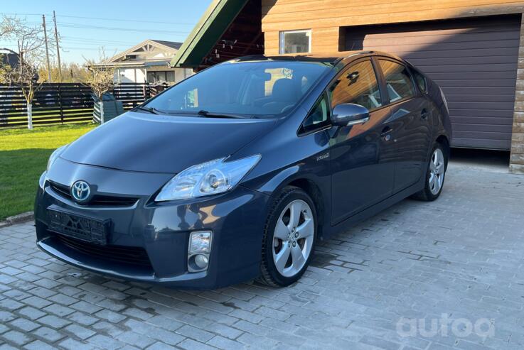 Toyota Prius 3 generation Hatchback 5-doors