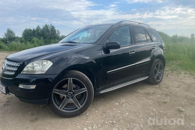 Mercedes-Benz M-Class W164 Crossover 5-doors