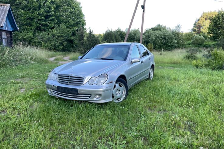 Mercedes-Benz C-Class W203/S203/CL203 Sedan