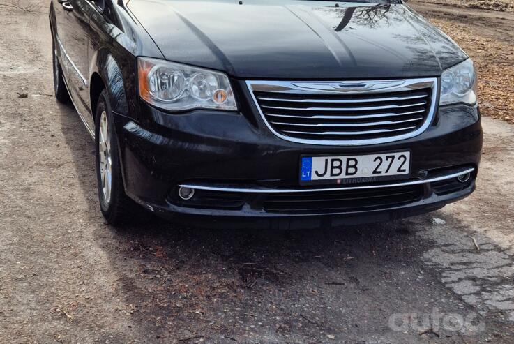 Chrysler Town & Country 5 generation [restyling]