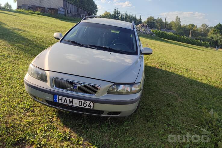 Volvo V70 2 generation wagon