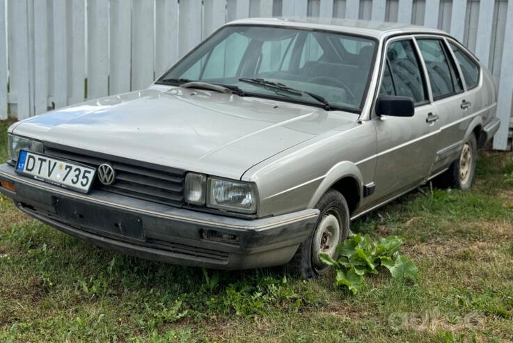 Volkswagen Passat B2 Hatchback 5-doors