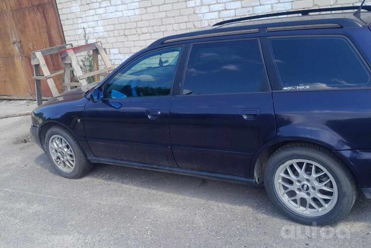 Audi A4 B5 Avant wagon 5-doors