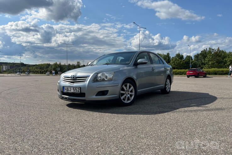 Toyota Avensis 2 generation [restyling] Liftback