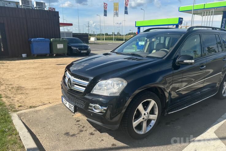 Mercedes-Benz GL-Class X164 SUV