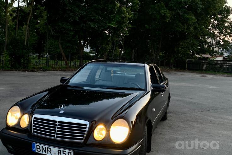 Mercedes-Benz E-Class W210 Sedan