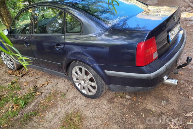 Volkswagen Passat B5 Sedan 4-doors