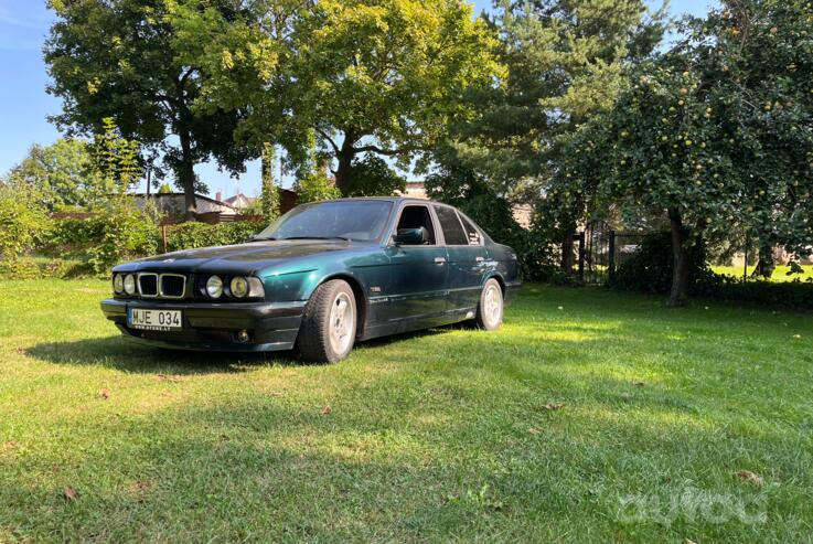 BMW 5 Series E34 Sedan