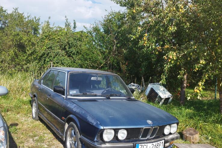 BMW 5 Series E28 Sedan