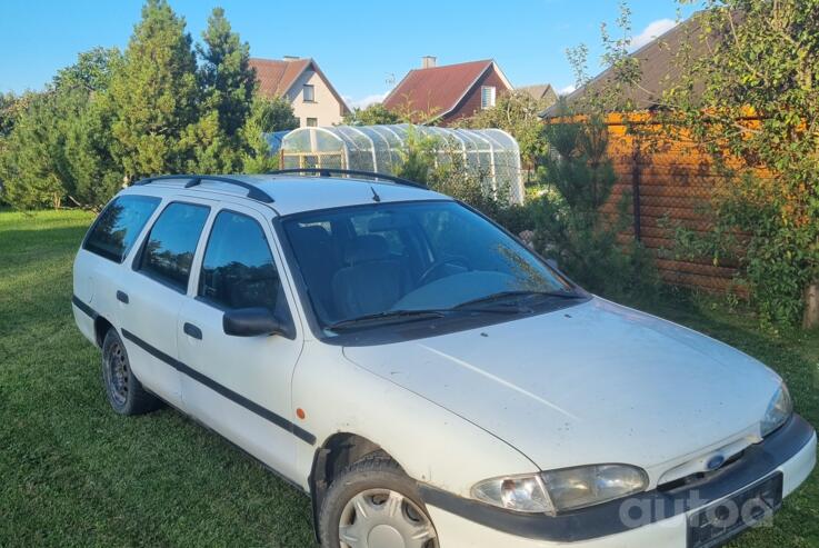 Ford Mondeo 1 generation wagon