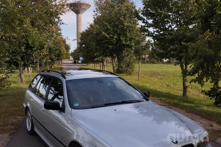 BMW 5 Series E39 Touring wagon