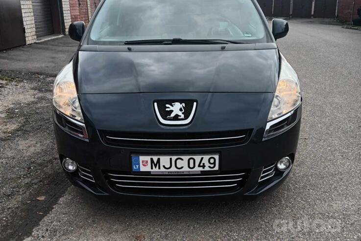 Peugeot 5008 1 generation Minivan