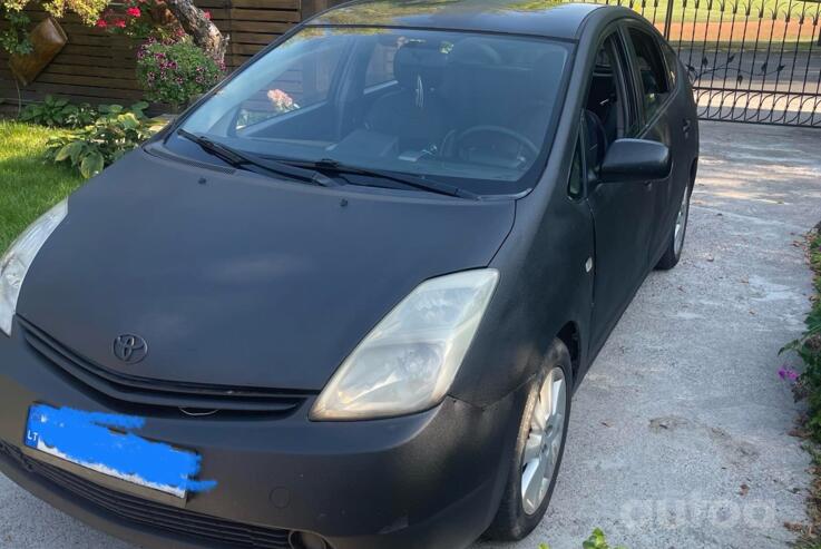 Toyota Prius 2 generation [restyling] (XW20)