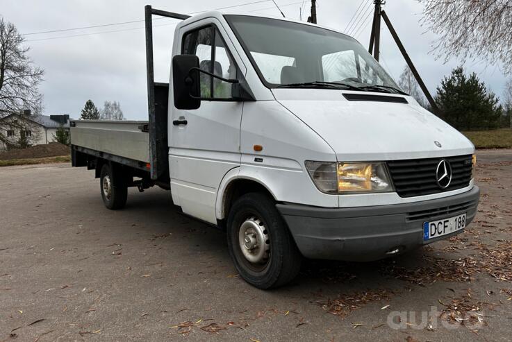 Mercedes-Benz Sprinter First generation