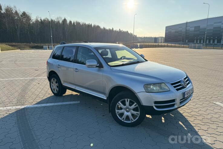 Volkswagen Touareg 1 generation Crossover