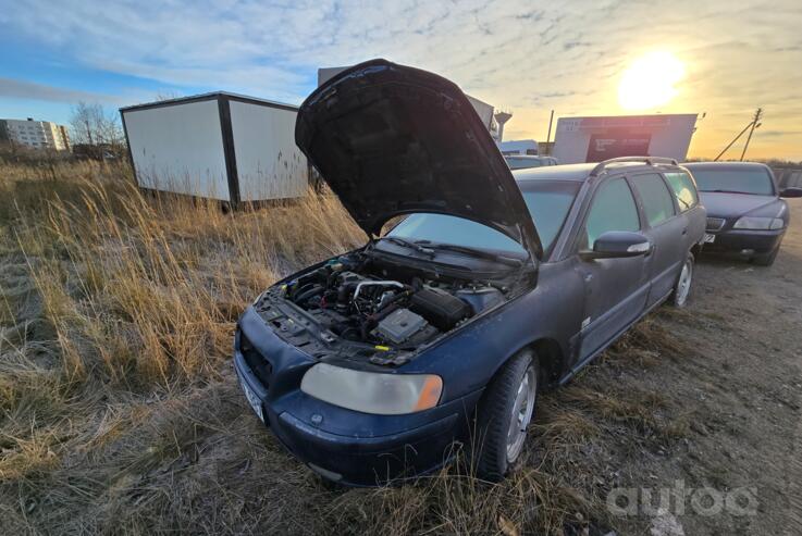 Volvo V70 2 generation [restyling] wagon 5-doors