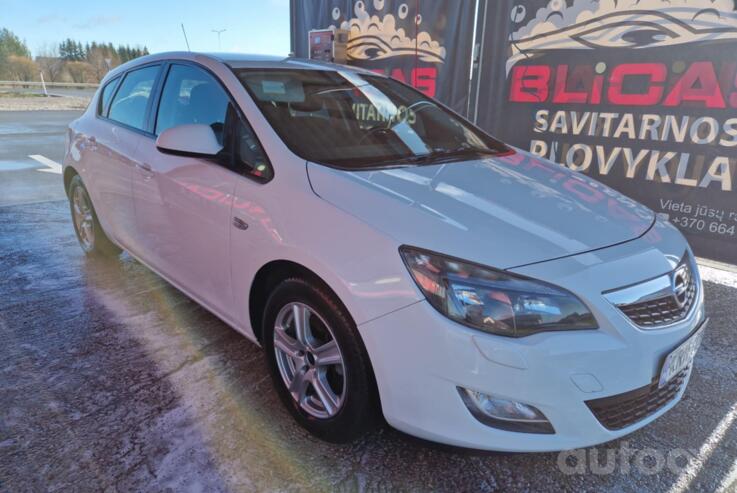 Opel Astra J [restyling] Hatchback 5-doors