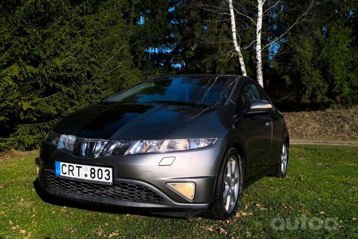 Honda Civic 8 generation Hatchback 5-doors