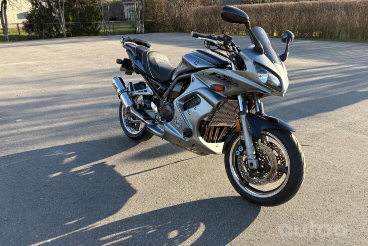 Yamaha FZ