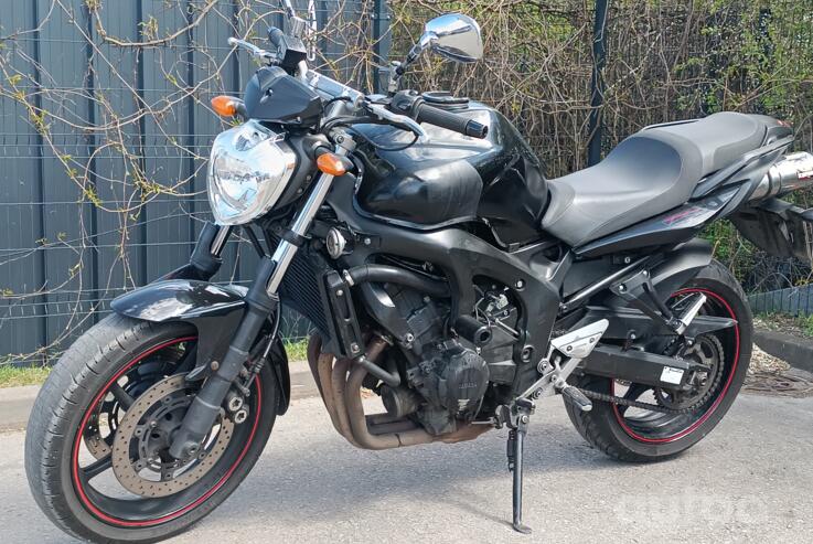 Yamaha FZ