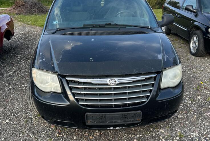 Chrysler Town & Country 4 generation [restyling]