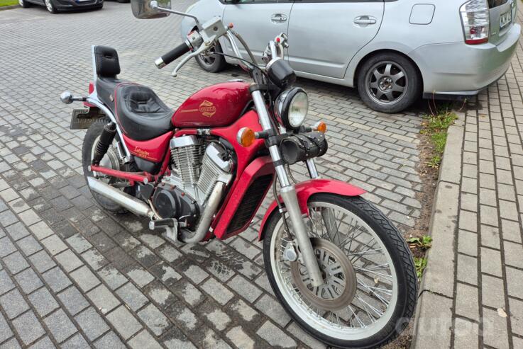 Suzuki Intruder