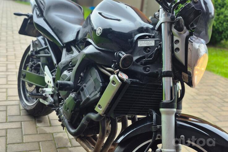 Yamaha FZ