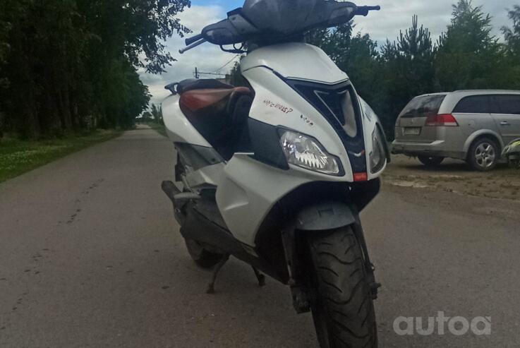 Aprilia SR
