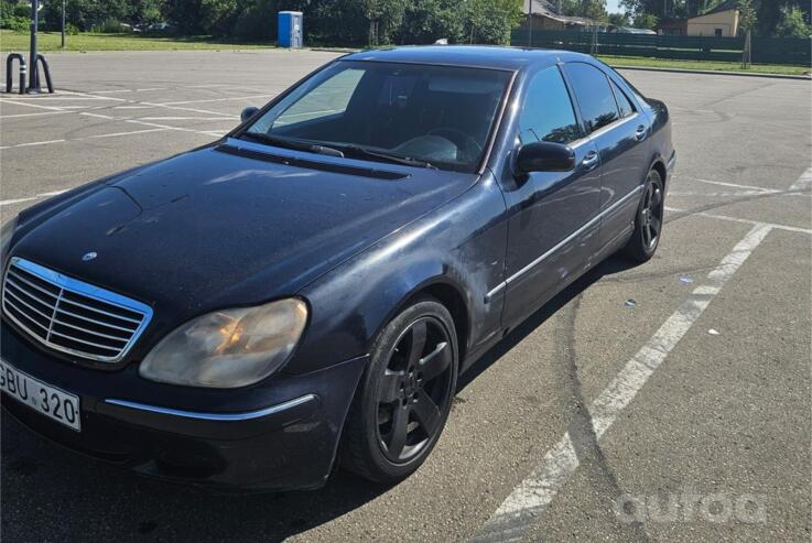 Mercedes-Benz S-Class W220 Sedan