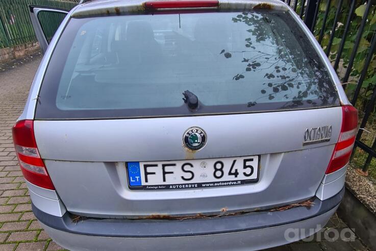 Skoda Octavia 2 generation Combi wagon 5-doors