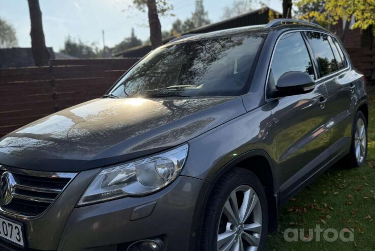 Volkswagen Tiguan 1 generation Crossover