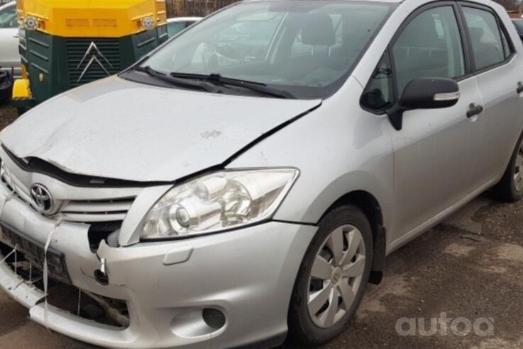 Toyota Auris 1 generation [restyling] Hatchback 5-doors