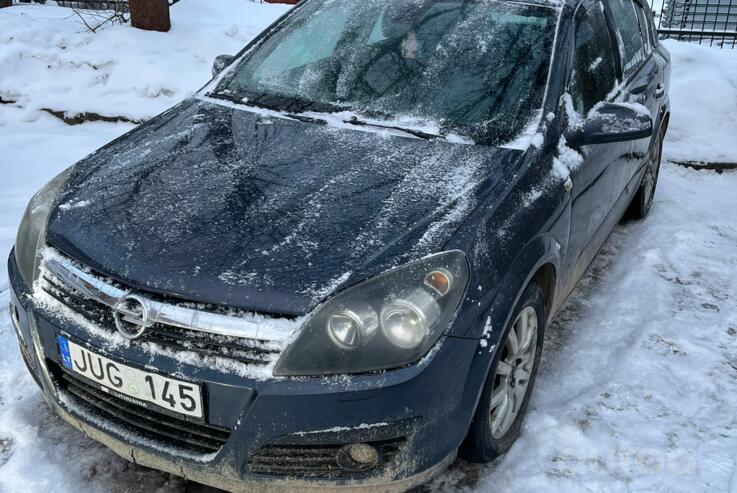 Opel Astra H Hatchback