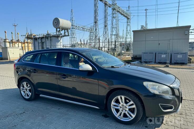 Volvo V60 1 generation wagon