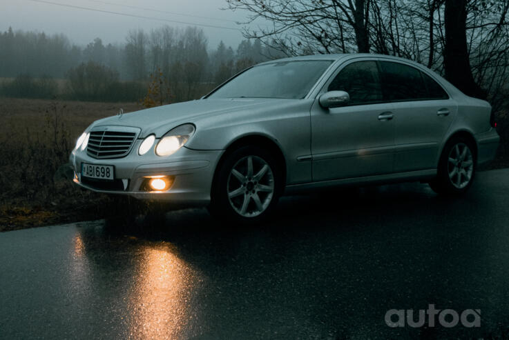 Mercedes-Benz E-Class W211 Sedan