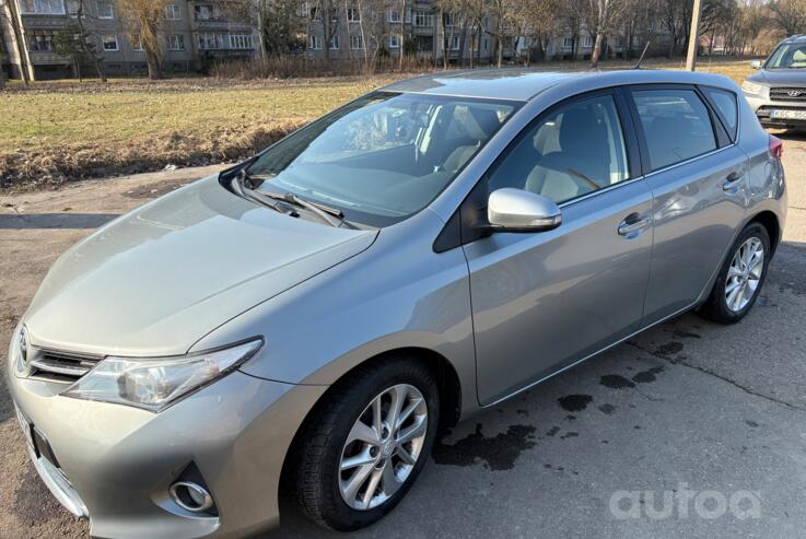 Toyota Auris 2 generation Hatchback 5-doors