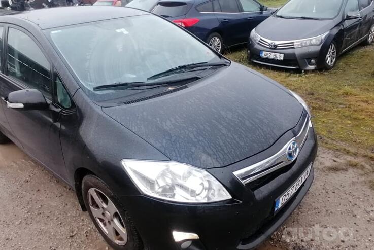 Toyota Auris 2 generation Hybrid hatchback 5-doors