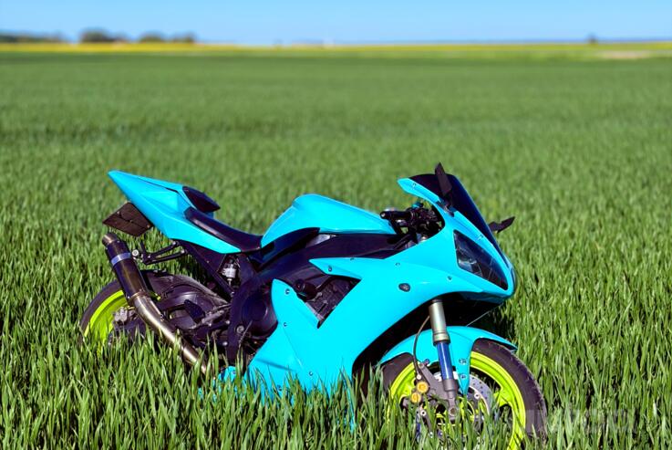 Yamaha R1
