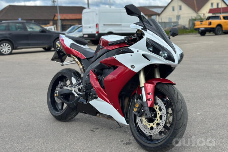 Yamaha R1