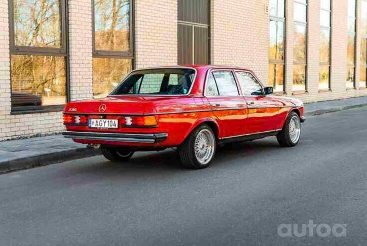 Mercedes-Benz W123