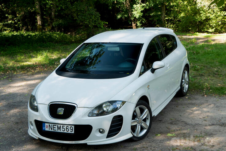 SEAT Leon 2 generation Hatchback 5-doors